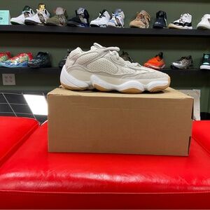ADIDAS YEEZY 500 SZ 8M/9.5W NEW